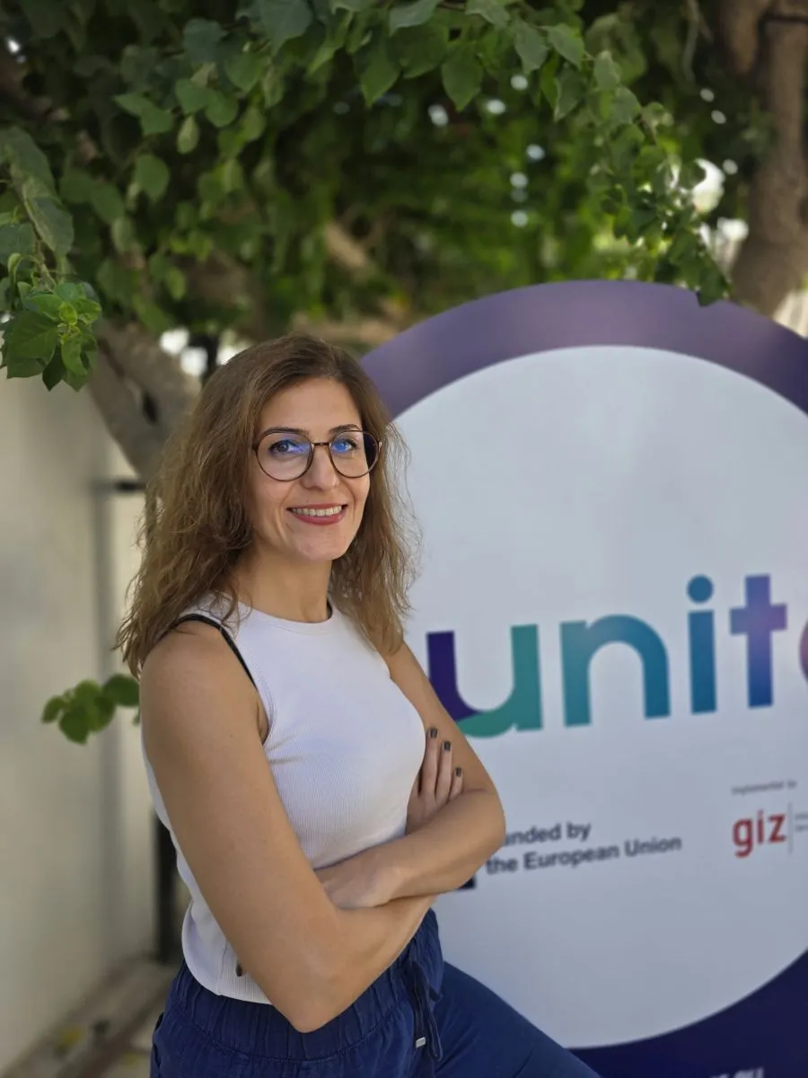 Esra ÇIl ÖZkarsalı